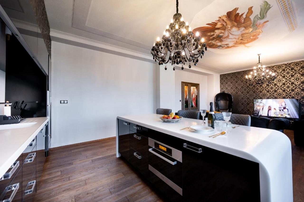 Premium Apt Kosice Center 3 Room 150M2 Hlavna Ulica Екстериор снимка
